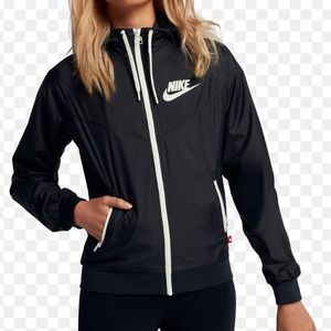 Nike Women’s Windrunner Jacket